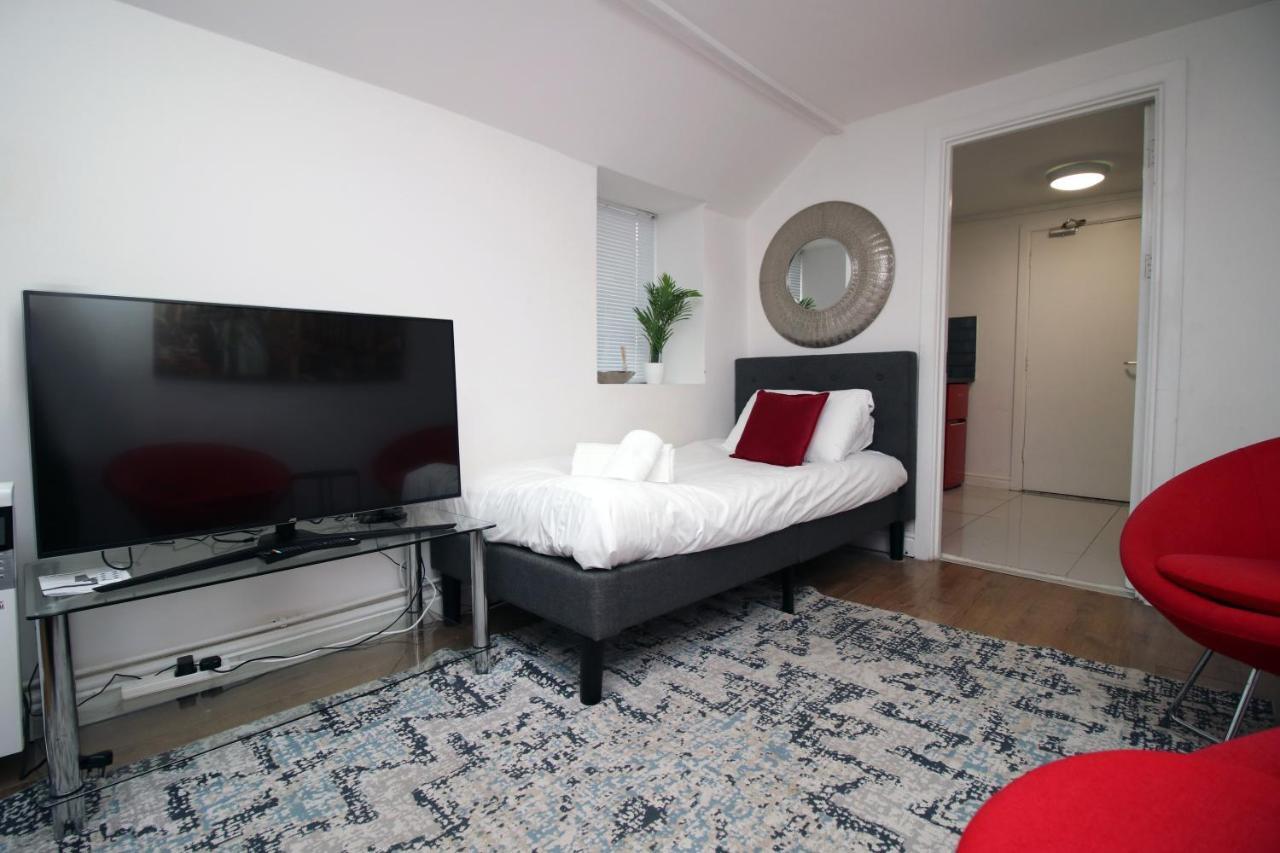 Lovely Flat With Free Parking - Near To Center * Swansea