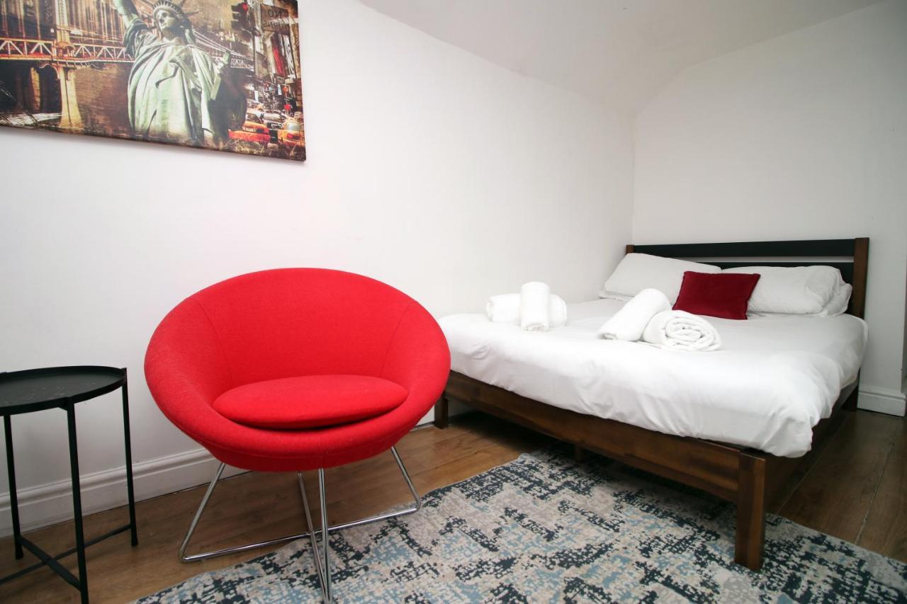 Apartment Lovely Flat With Free Parking - Near To Center Swansea