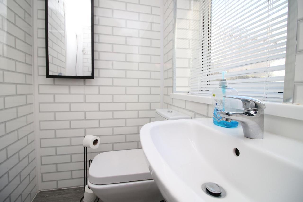 Lovely Flat With Free Parking - Near To Center * Swansea