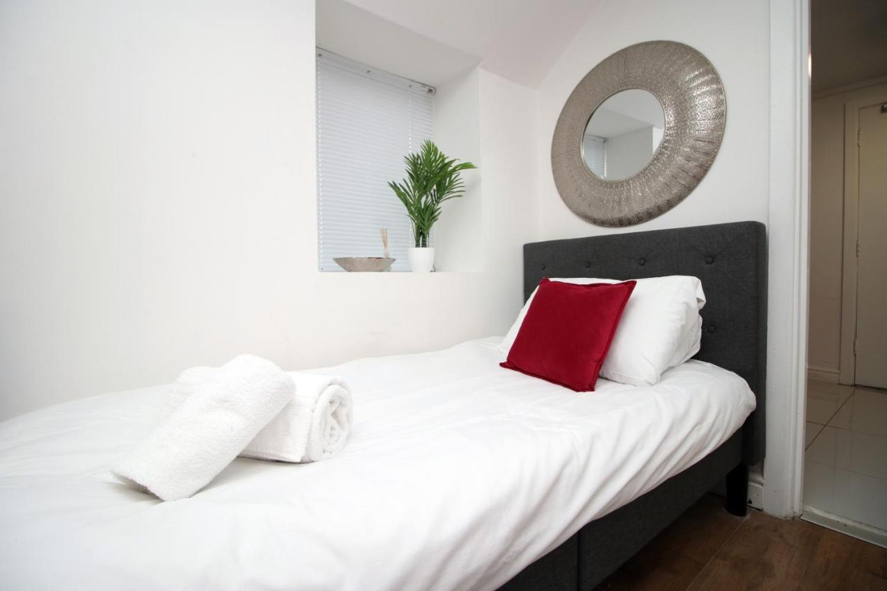 Apartment Lovely Flat With Free Parking - Near To Center Swansea